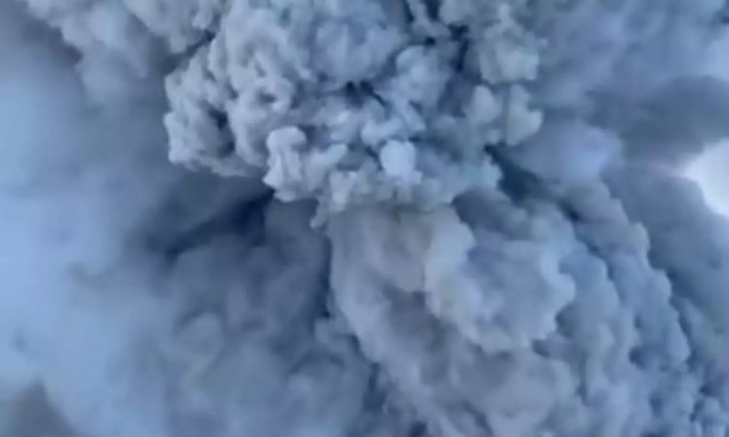 Aviation alert in Russias Far East upgraded to red amid Volcanic eruption