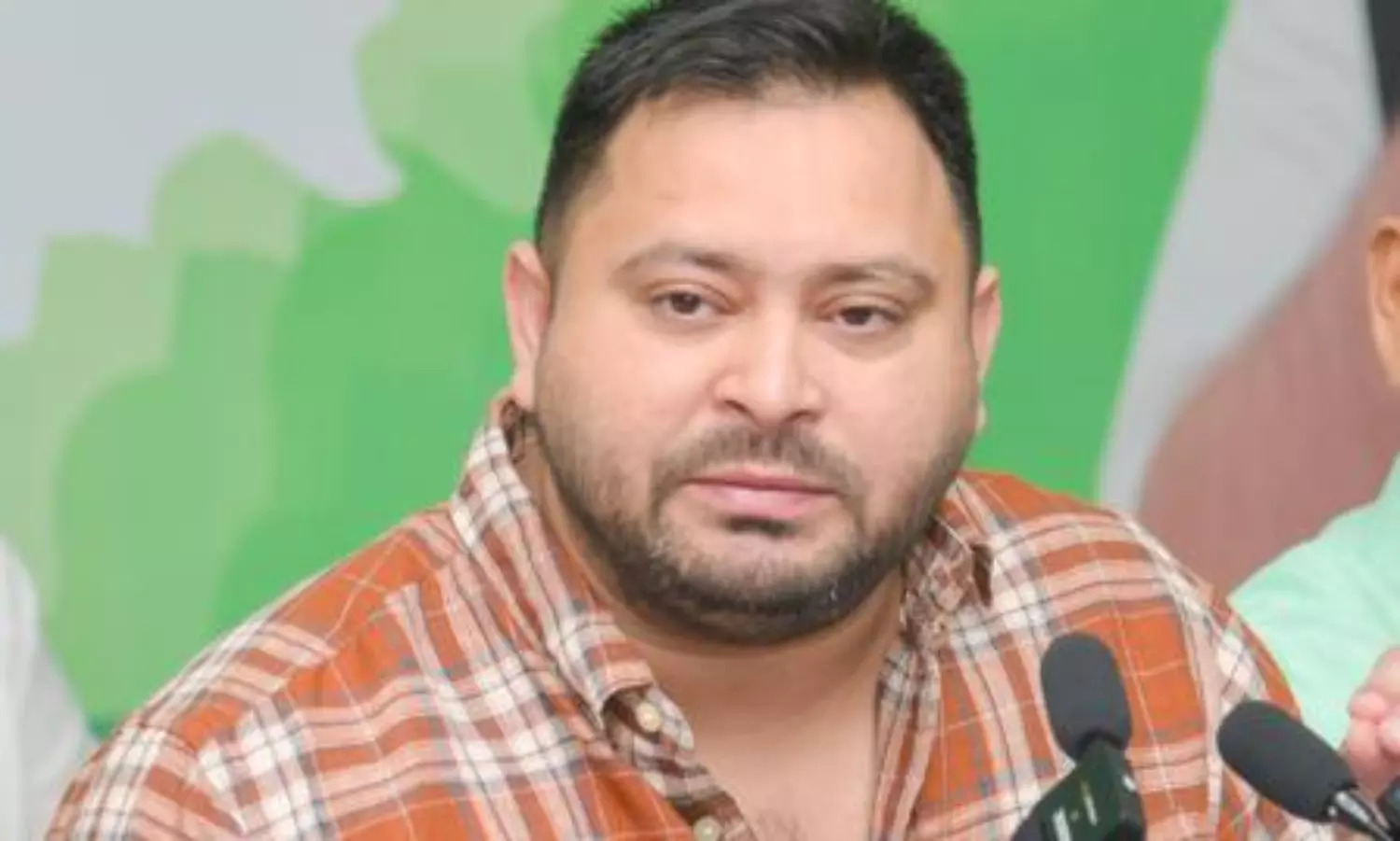Tejashwi Yadav alleges two NDA leaders hold duplicate voter IDs, questions EC’s neutrality