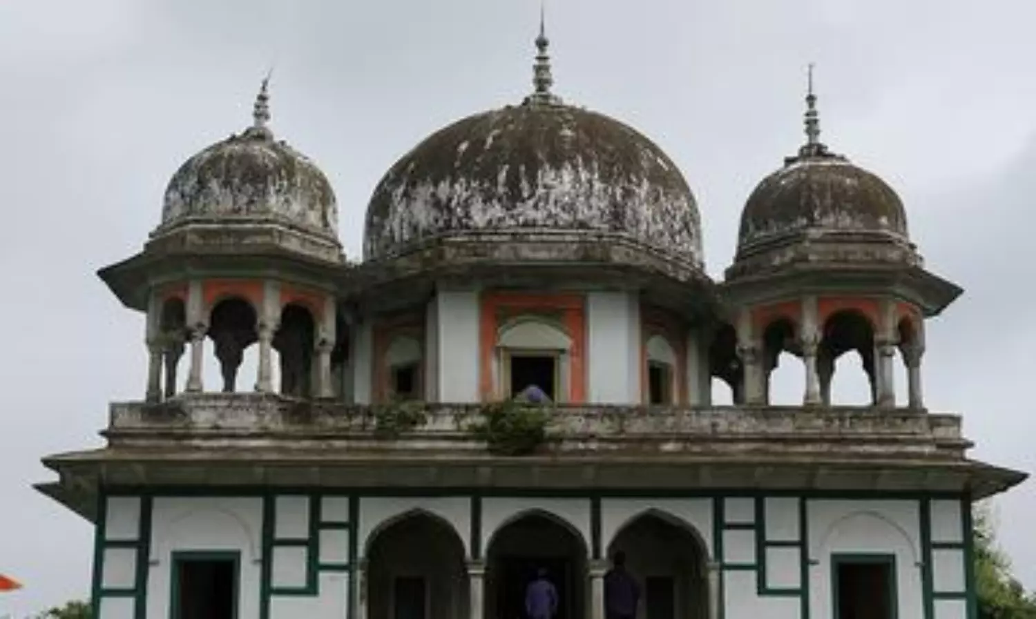 No arrest yet over vandalism of Fatehpur Mausoleum