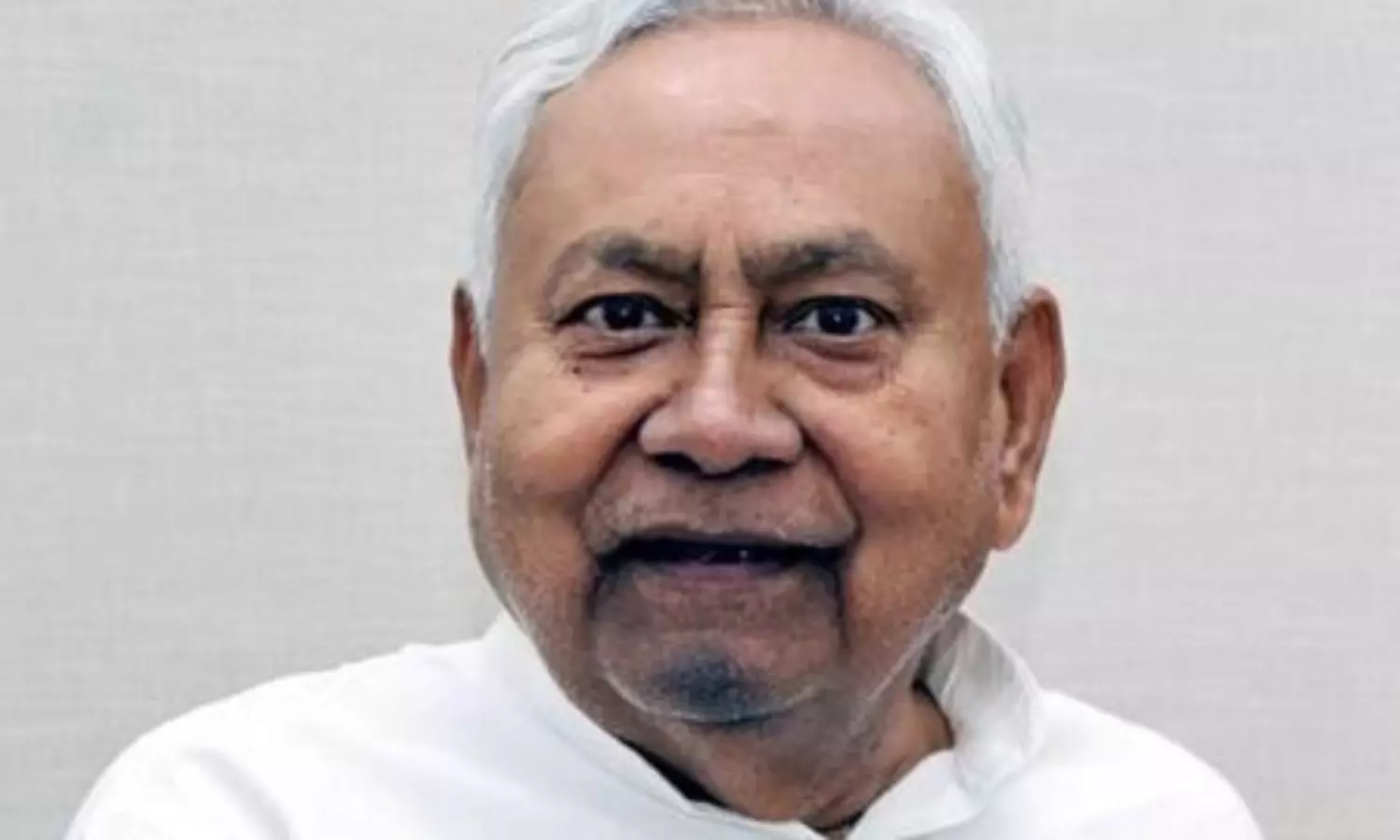 Nitish Kumar caps preliminary exam fee at Rs 100 for all state commissions