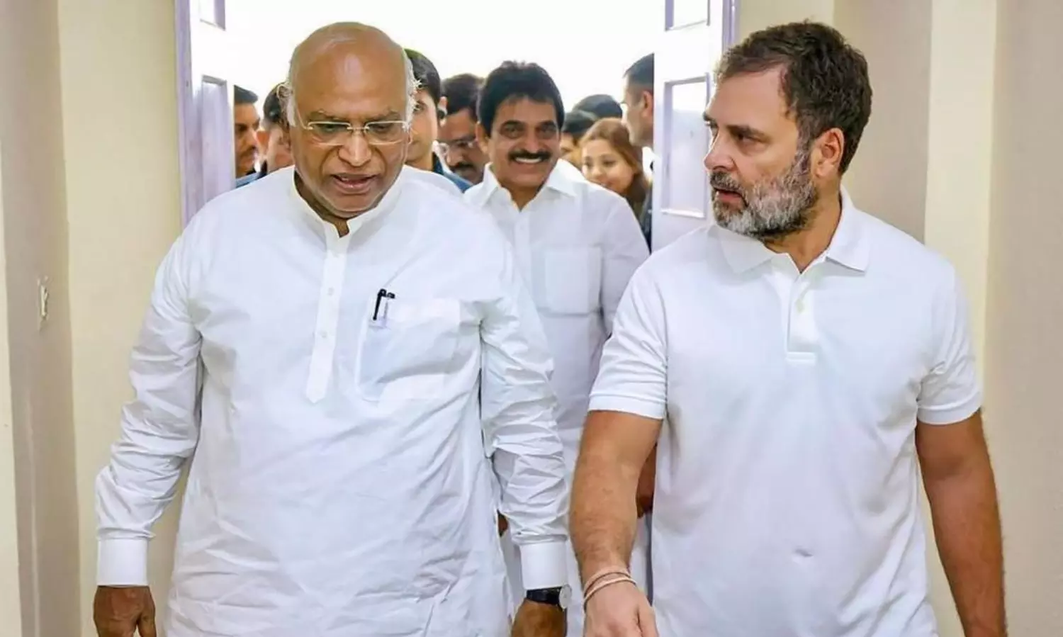 ‘Shameful behaviour’. BJP attacks Rahul Gandhi, Kharge for skipping Red Fort celebrations