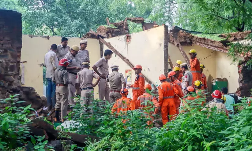 Wall collapse in Humayuns tomb: 6 killed including 3 women