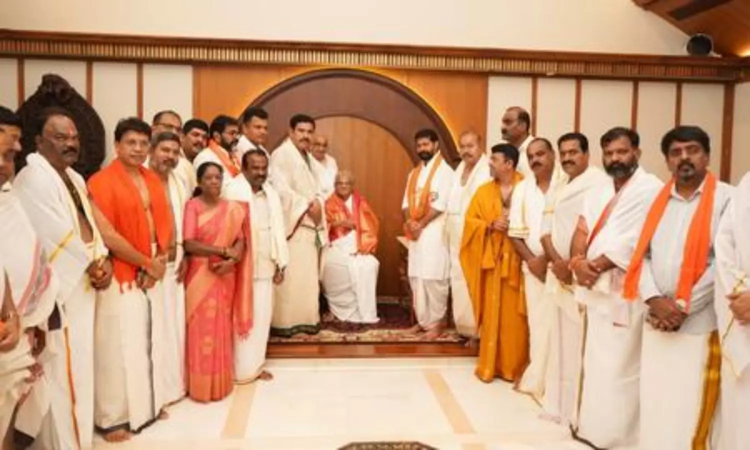 BJP delegation visits Dharmasthala, demands apology from CM over mass grave controversy