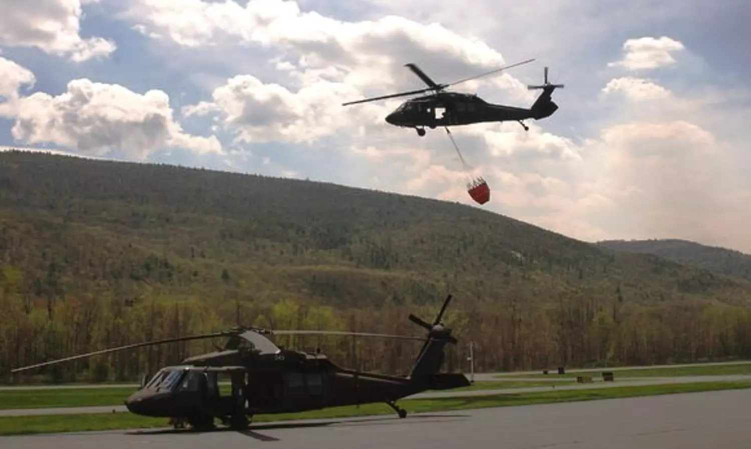 UAE rescue team intensifies operations to combat wildfires in Albania