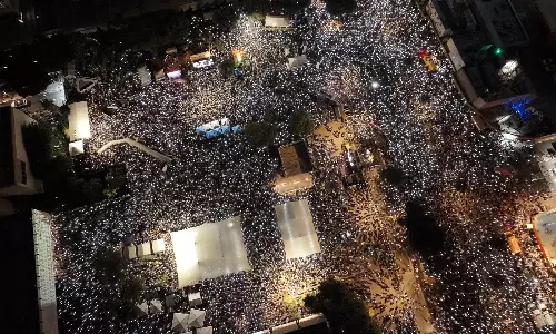 Tel Aviv protests swell as fears grow over Gaza displacement