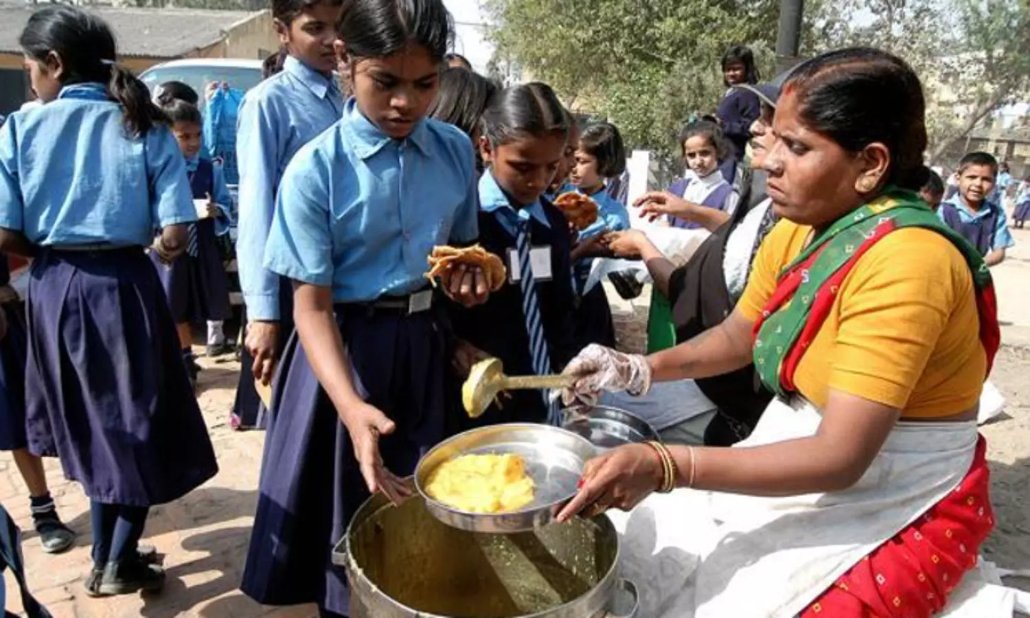 Dog-licked school meal: HC orders state to pay Rs 25,000 to each student