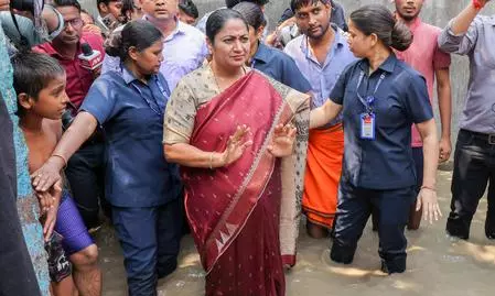 Delhi CM Rekha Gupta attacked during public hearing at residence Delhi CM Rekha Gupta attacked during public hearing at residence