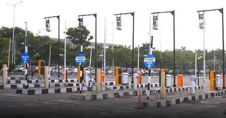 Govt clarifies no fee collection from two-wheelers at toll plazas