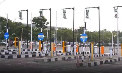Govt clarifies no fee collection from two-wheelers at toll plazas