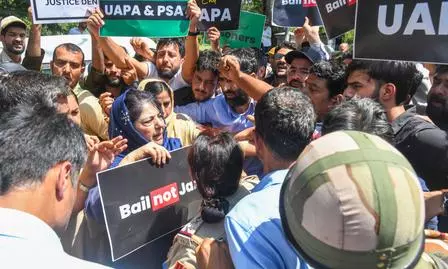 Mehbooba Mufti leads protest in Srinagar seeking return of Kashmiri prisoners from outside jails