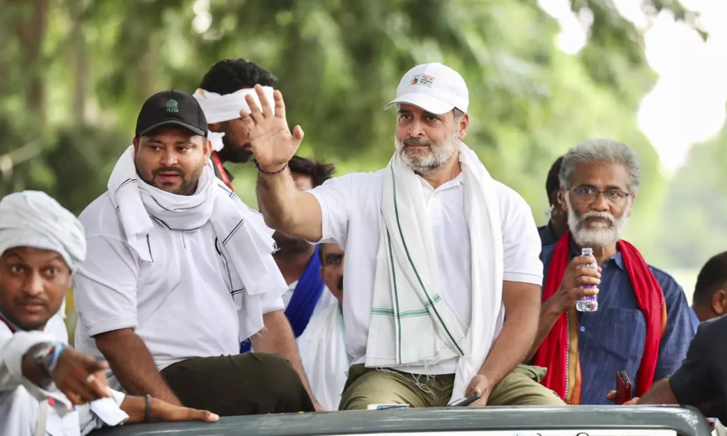 Rahuls sweet diplomacy to black flag-waving BJP youth goes viral