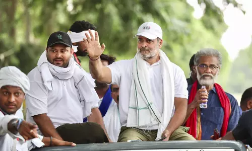 Rahuls sweet diplomacy to black flag-waving BJP youth goes viral