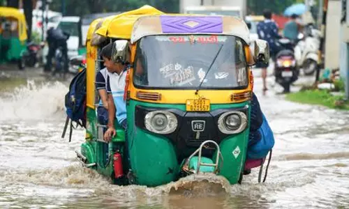 IMD issues heavy rain alerts for Gujarat as reservoirs near capacity