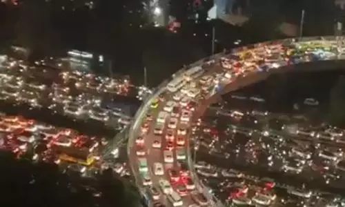 Delhi choked by traffic amid heavy rains; Yamuna river near danger mark