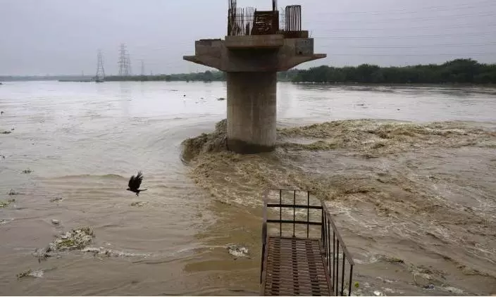 Yamuna floodwaters swamp Delhi, as river flows at 207.48 metres