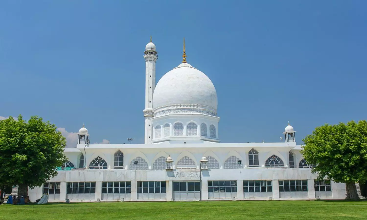 Ashoka emblem on Muslim shrine in J&K stirs row