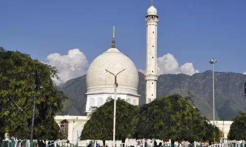 Hazratbal: Omar Abdullah slams use of national emblem on Muslim shrine