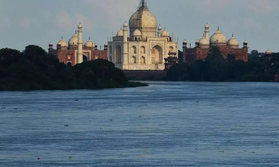 Water from Yamuna touches walls of Taj Mahal as river rises in Agra Water from Yamuna touches walls of Taj Mahal as river rises in Agra