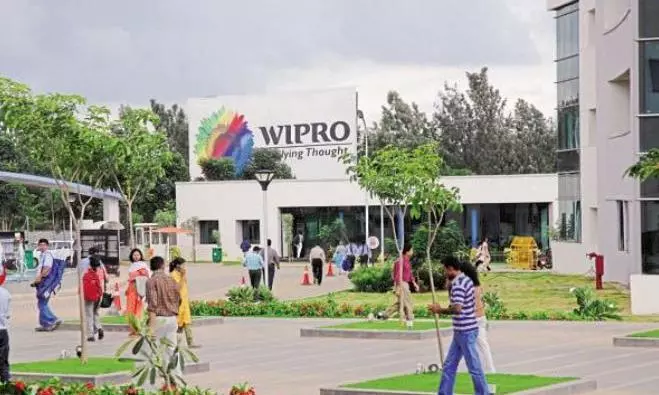 US considers new outsourcing tax, targeting Indian IT sector: report US considers new outsourcing tax, targeting Indian IT sector: report