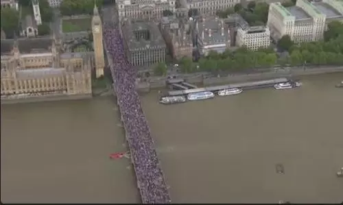 Massive anti-immigration rally rocks London, turns violent; 26injured