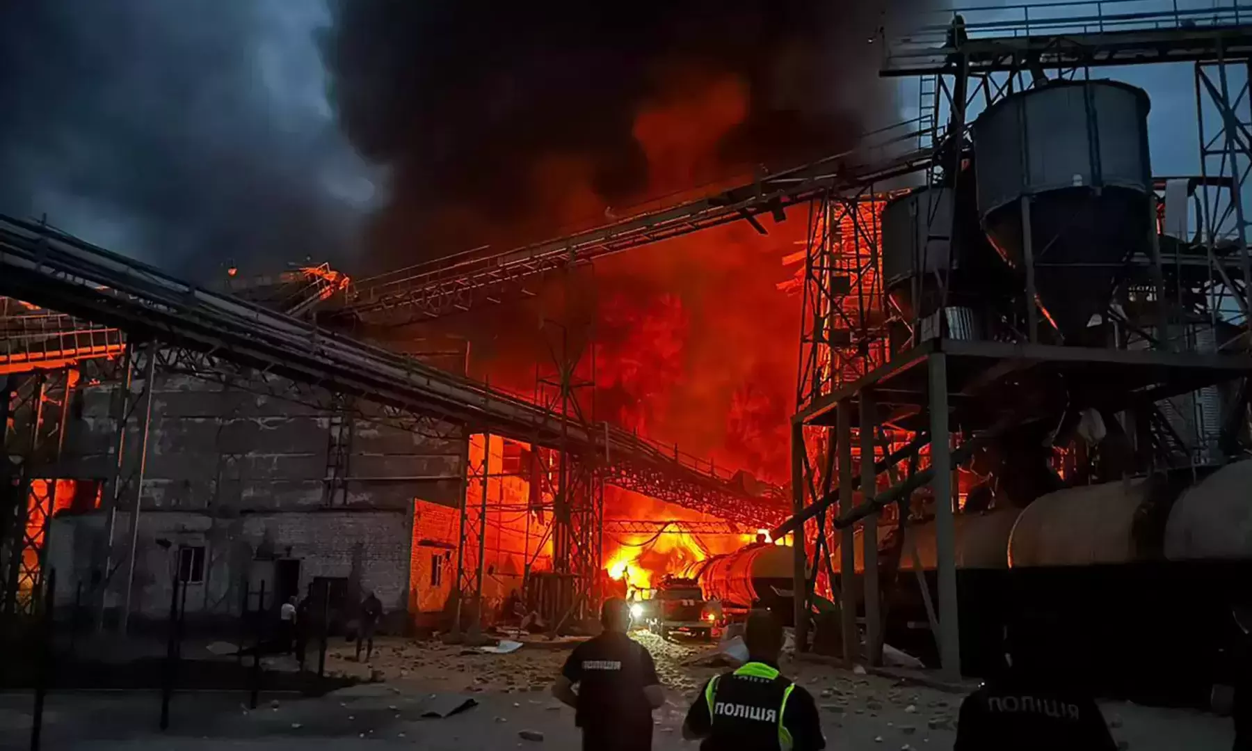 Ukraine strikes Russias key oil refinery in significant drone attack