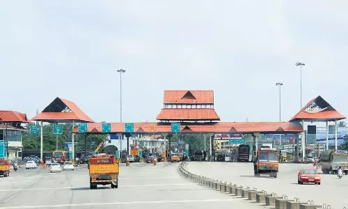 Will allow resumption of toll at Paliyekkara with conditions: Kerala HC