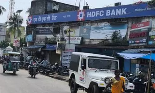 Armed gang loots over Rs 1 crore from HDFC Bank in Jharkhand’s Madhupur