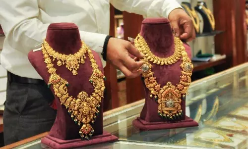 1 gram at Rs 11,431: Gold outperforms equities for the 4th consecutive Diwali cycle