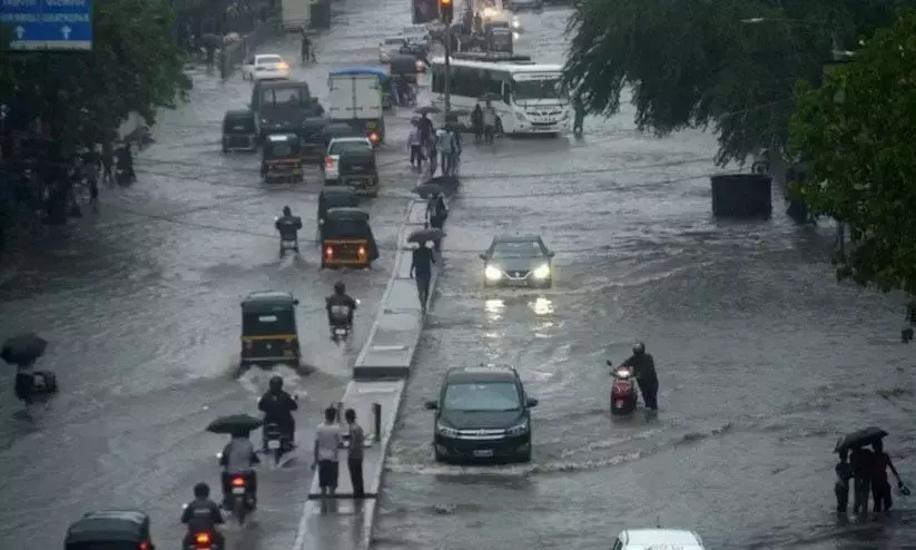 Heavy showers in Maharashtra; power outage puts 19 villages in dark