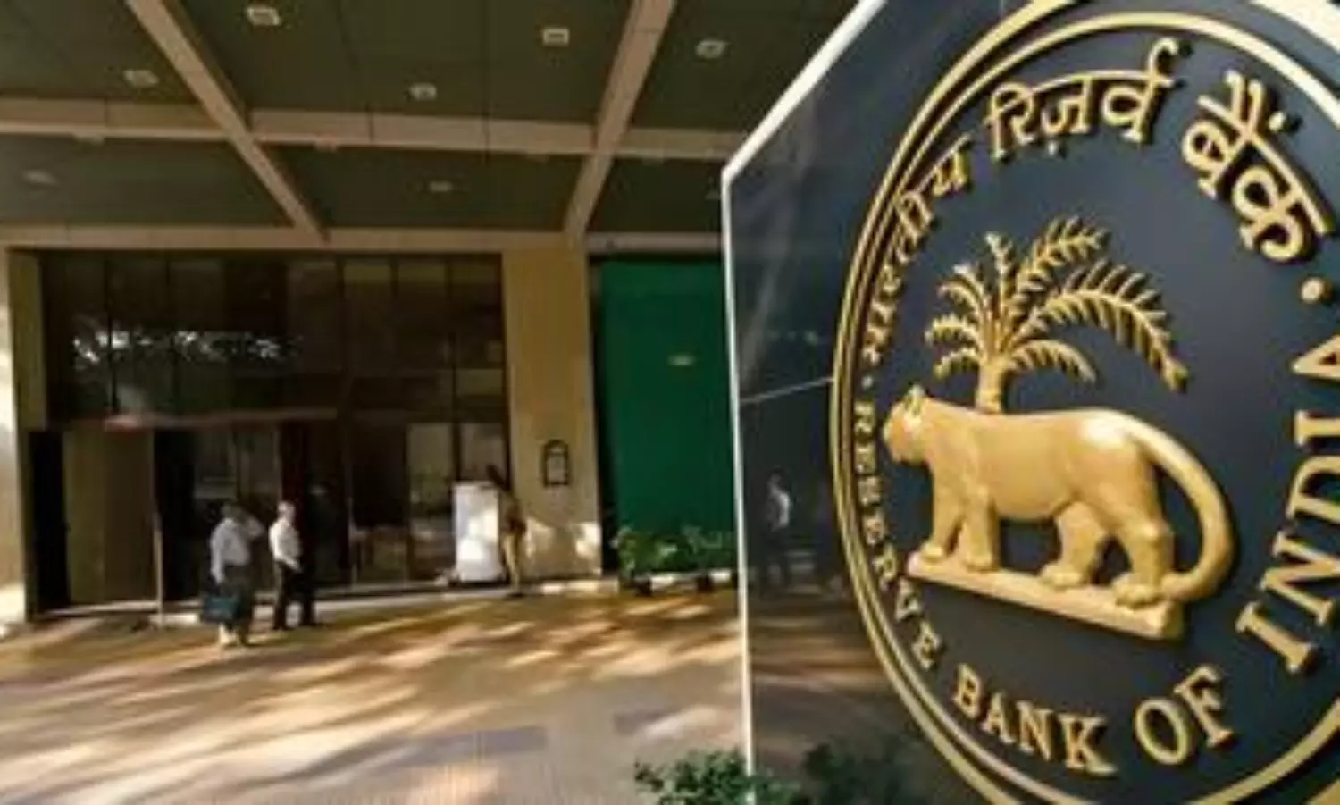 Indian Overseas Bank fined Rs 32 lakh by RBI