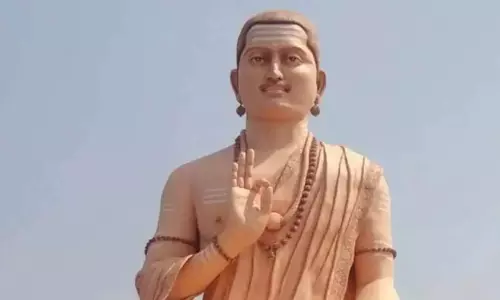 Lingayat seers renew demand for separate religion status at Bengaluru meet