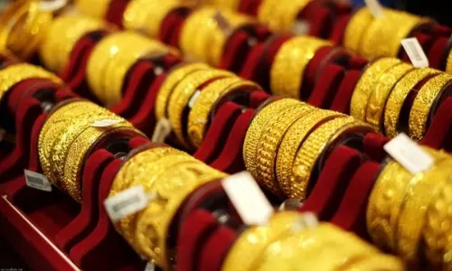 Gold prices may hit Rs 1.3 lakh this Dhanteras, Rs 1.5 lakh by 2026, say experts