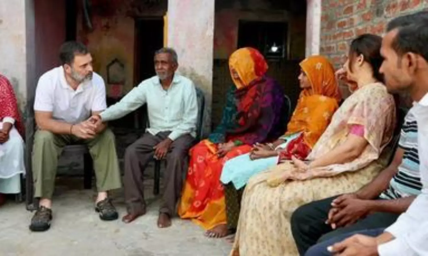 Rahul Gandhi meets family of Raebareli mob lynching victim