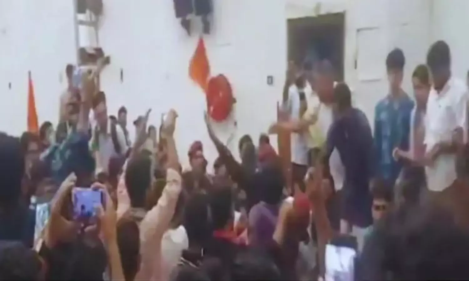 Police assault JNU students after ABVP attack marked by casteist and Islamophobic slurs