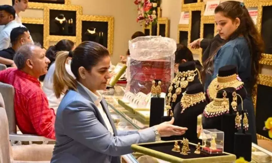 Gold, silver prices cool after record highs; jewellery sales jump 35–40 pc during Dhanteras Gold, silver prices cool after record highs; jewellery sales jump 35–40 pc during Dhanteras