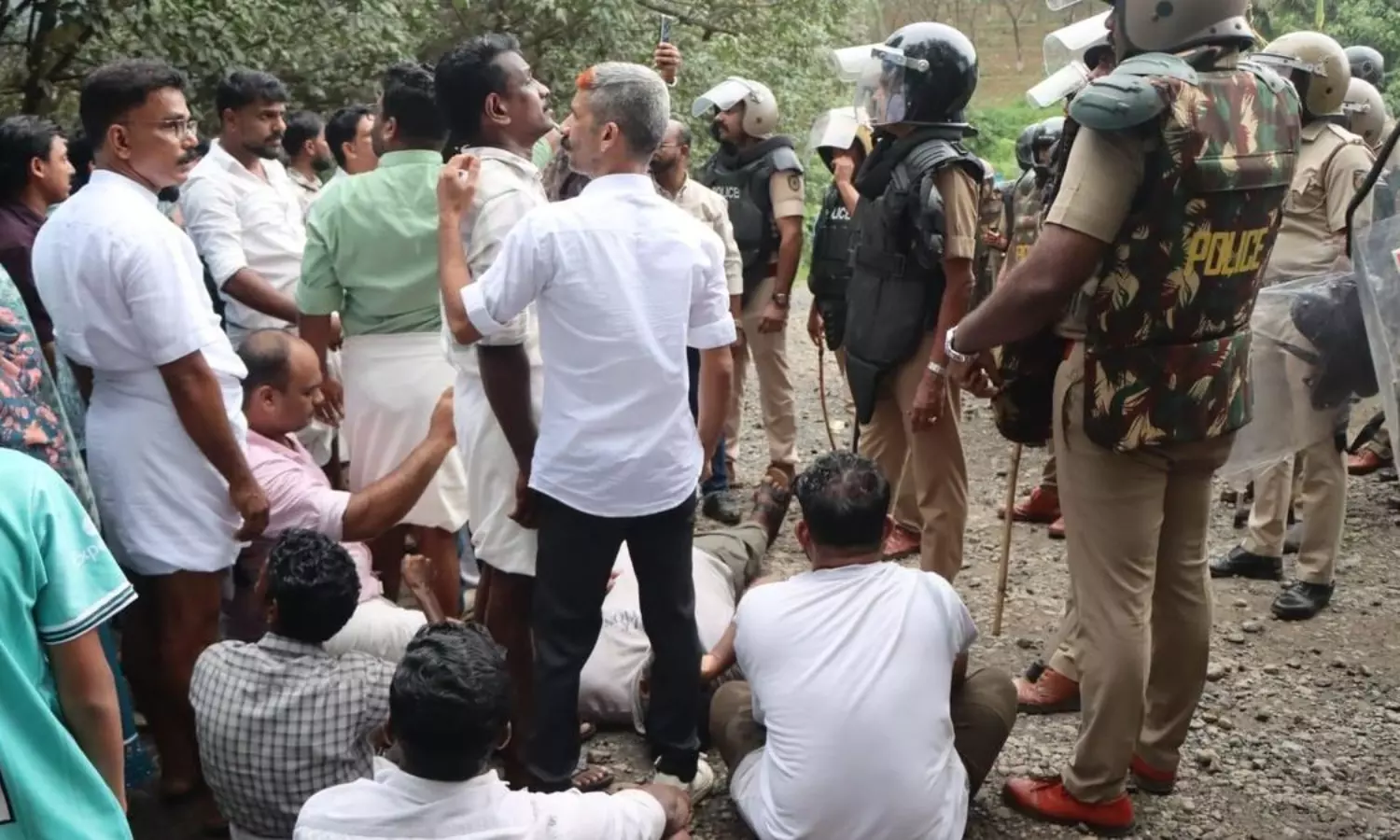 321 booked after violent protest at waste treatment plant in Kerala