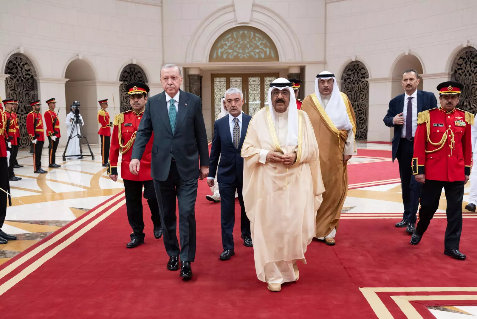 Kuwait, Turkiye hold official talks, sign key cooperation agreements