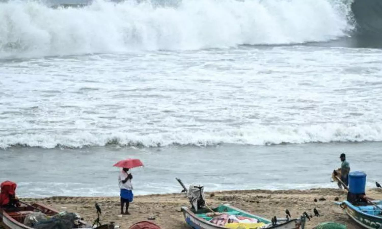 Heavy rain continues as cyclone Montha set to make landfall today, schools closed in Chennai