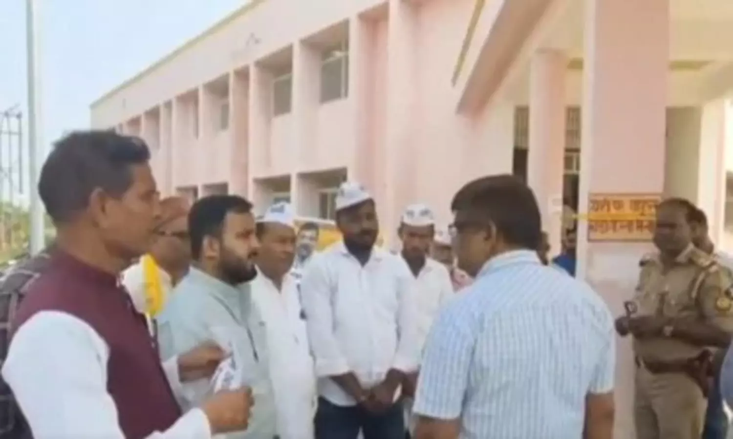 Senior UP doctor faces suspension, FIR for comments on Yogi, state govt