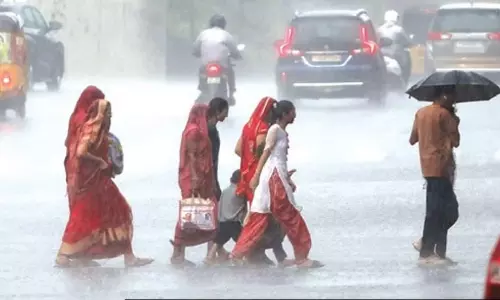Cyclone Montha triggers deluge in parts of Telangana, hits road and rail traffic Cyclone Montha triggers deluge in parts of Telangana, hits road and rail traffic