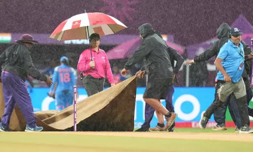 Rain delays start of India-South Africa Women’s World Cup final