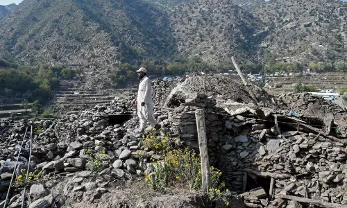 Massive earthquake jolts Afghanistan killing 7, over 100 injured