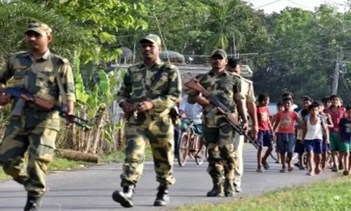 3 injured as BSF jawans, Bengal cops clash over seized cough syrup bottles 3 injured as BSF jawans, Bengal cops clash over seized cough syrup bottles
