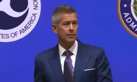 US to cut flight operations by 10% as shutdown strains air travel US to cut flight operations by 10% as shutdown strains air travel