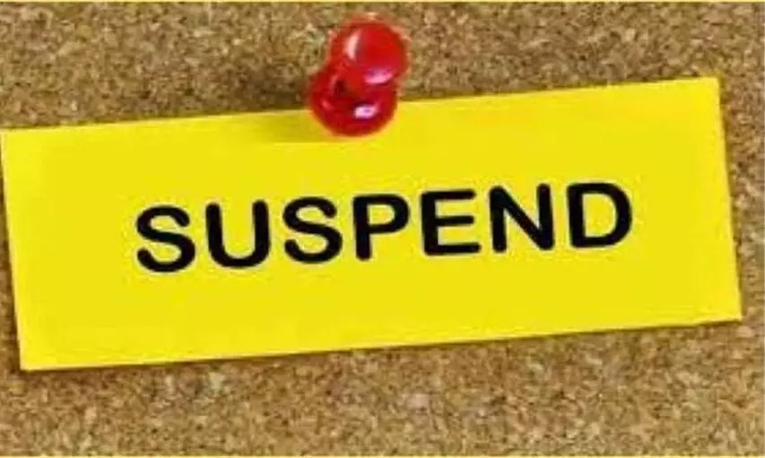 Teacher suspended in Doda for prompting students to sing ‘Khoon se tilak karo, goliyon se aarti’ Teacher suspended in Doda for prompting students to sing ‘Khoon se tilak karo, goliyon se aarti’