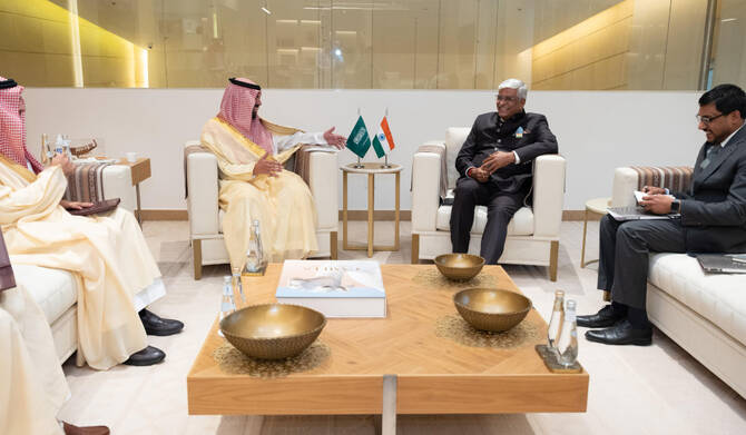 Saudi, Indian ministers discuss cultural cooperation in Riyadh