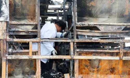 Bus catches fire on Hyderabad-Vijayawada highway, narrow escape for passengers