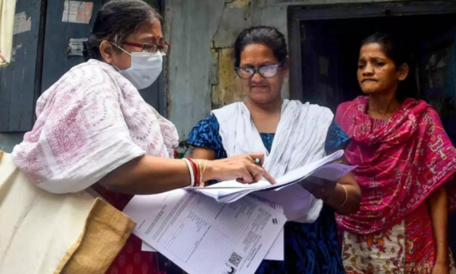 SIR: Kerala BLOs to boycott work on Nov 17 following officials suicide