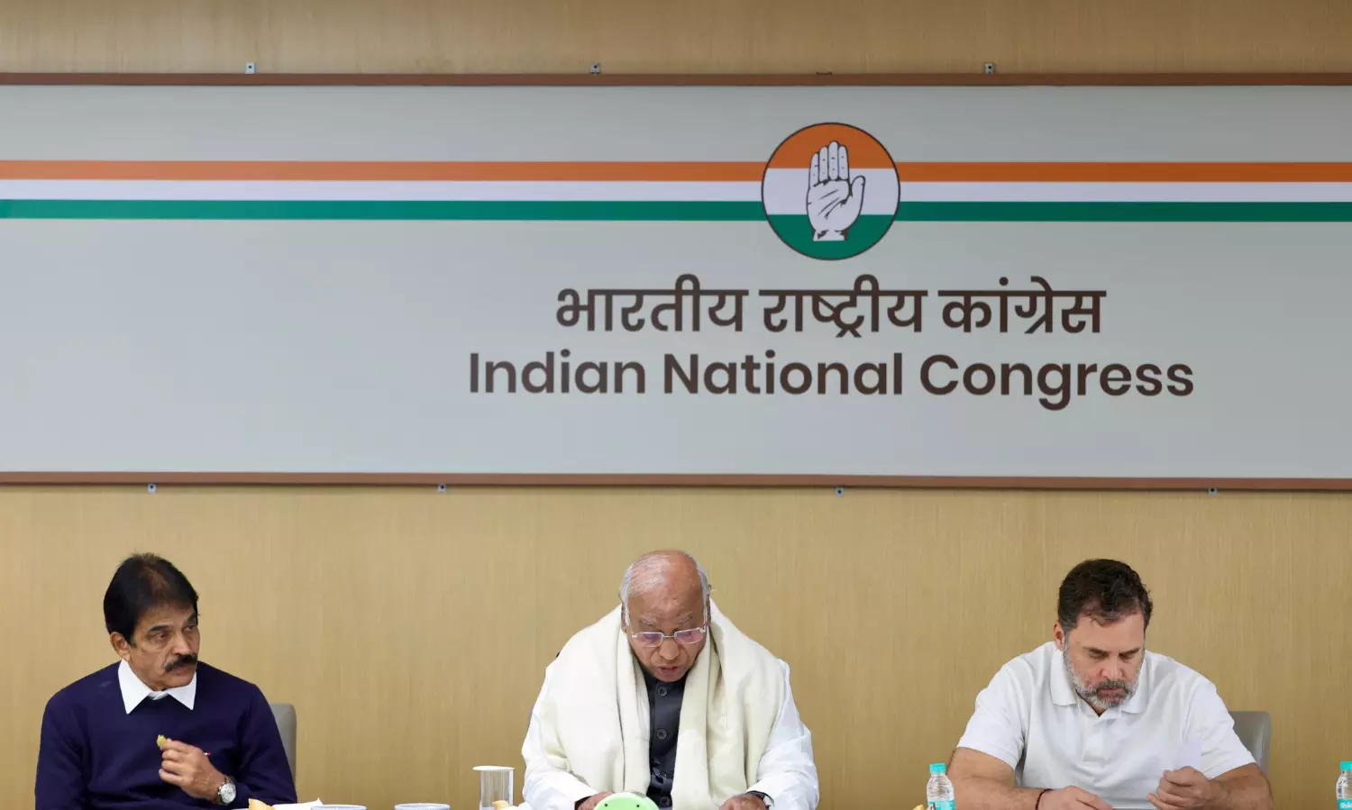 Cong reviews SIR process, says EC’s conduct ‘deeply disappointing’