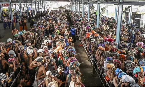Limit daily spot booking at Sabarimala to 5000: Kerala HC tells TDB